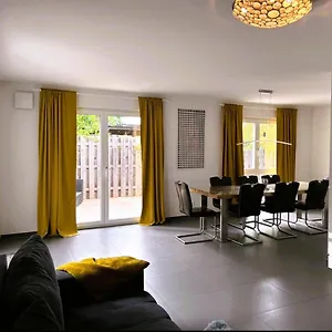 Sylvis Zentral Gelegenes In Ruhiger Lage Ferienhaus Fürth